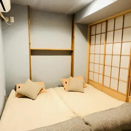鶴橋駅 新和風3部屋 2階貸切 浴室素敵 天然温泉徒歩4分 クイーンサイズベットあり ゆったり寝れる Apartment Osaka Exterior photo