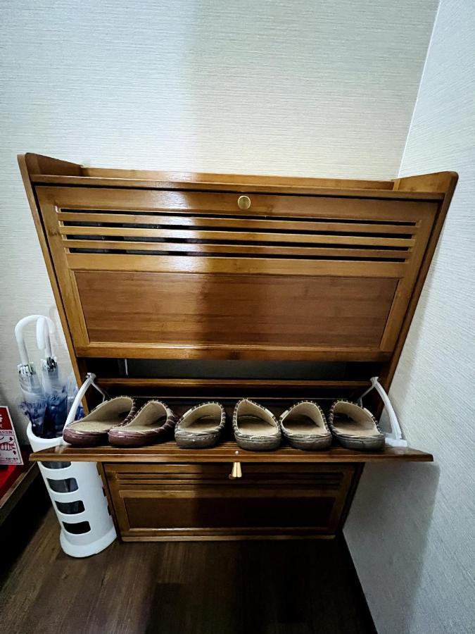 鶴橋駅 新和風3部屋 2階貸切 浴室素敵 天然温泉徒歩4分 クイーンサイズベットあり ゆったり寝れる อพาร์ทเม้น *